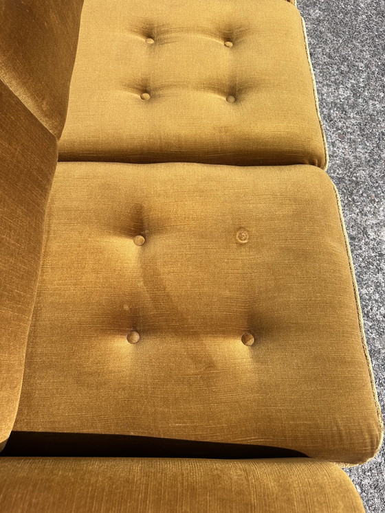 Image 1 of Sofa Vintage Samt Gold