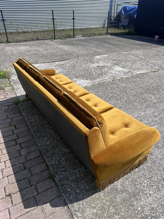 Image 1 of Sofa Vintage Samt Gold