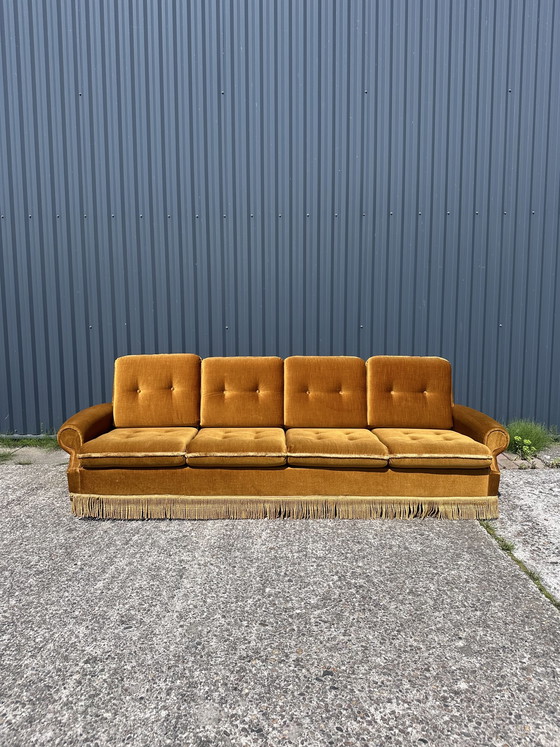 Image 1 of Sofa Vintage Samt Gold