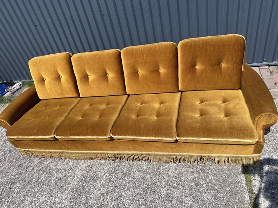 Image 1 of Sofa Vintage Samt Gold