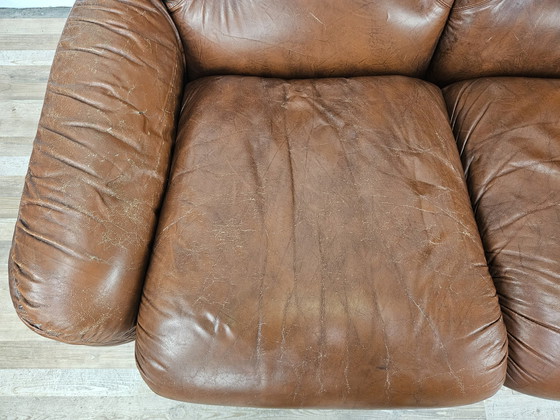 Image 1 of Dreisitzer-Clubsofa aus braunem Leder