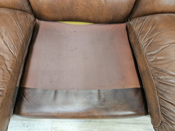 Image 1 of Dreisitzer-Clubsofa aus braunem Leder