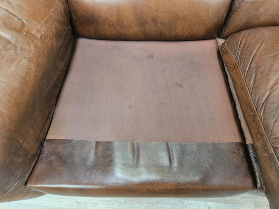 Image 1 of Dreisitzer-Clubsofa aus braunem Leder