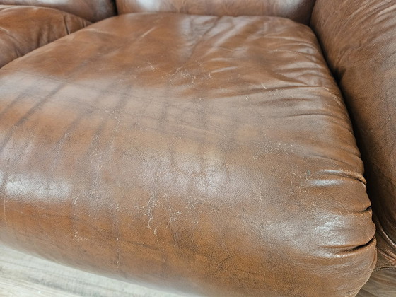 Image 1 of Dreisitzer-Clubsofa aus braunem Leder