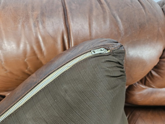 Image 1 of Dreisitzer-Clubsofa aus braunem Leder