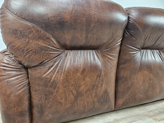 Image 1 of Dreisitzer-Clubsofa aus braunem Leder