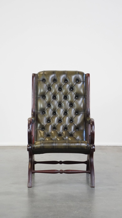 Chesterfield-Sessel aus grünem Rindsleder in Kombination mit Holz