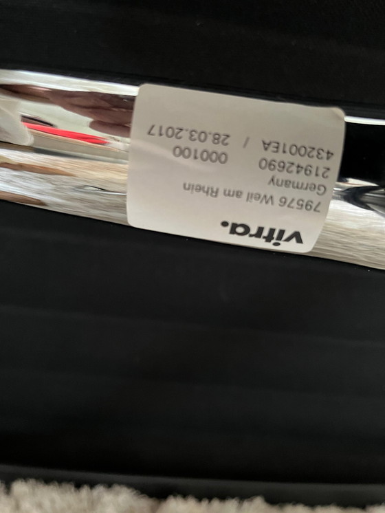 Image 1 of Vitra Eames 125 Hocker Schwarzes Leder