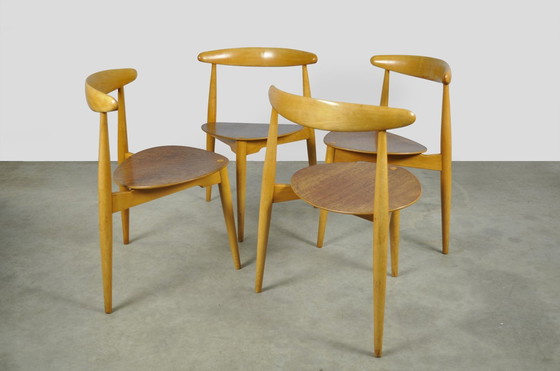 Image 1 of Fritz Hansen / Buche & Teak "Herz" Esszimmerstühle, FH4103 / Hans J. Wegner / Dänemark 1950s