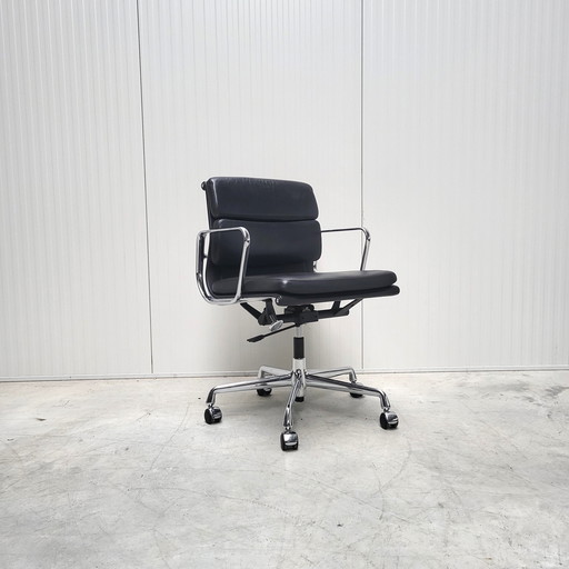 Vitra Ea217 Soft Pad Office Chair By Charles Eames