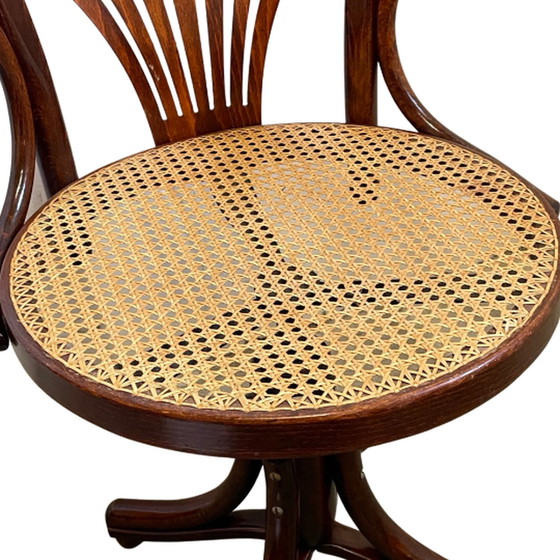 Image 1 of Kapitänsstuhl aus gebogenem Holz