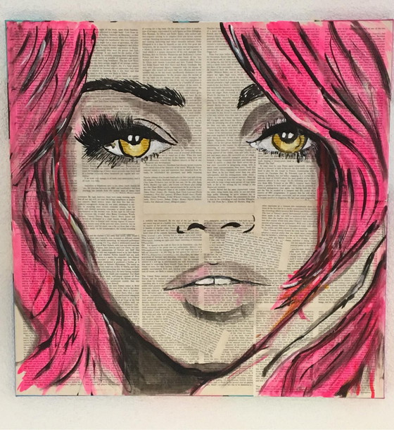 Image 1 of Mädchen mit rosa Haaren