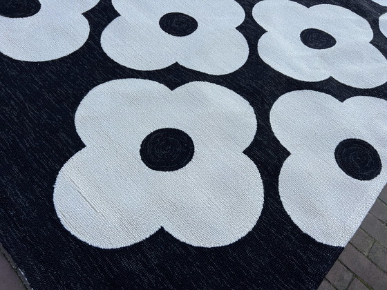 Image 1 of Brink & Campman Orla Kiely Spot Flower Innen- und Außenteppich