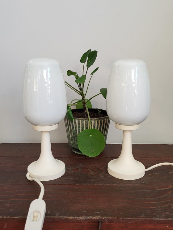 Image 1 of Space-Age-Tischlampenset mit ovalem Glasschirm und Kunststoffsockel, 1960er Jahre