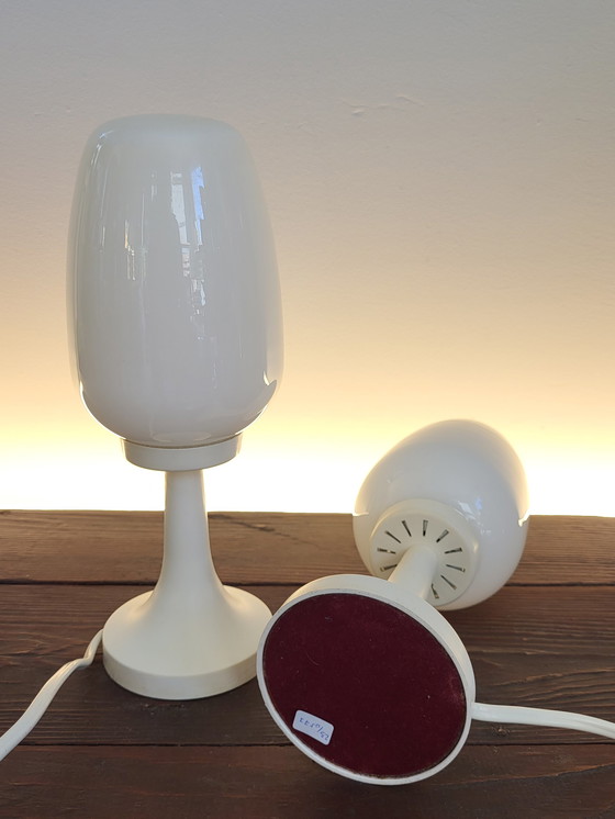 Image 1 of Space-Age-Tischlampenset mit ovalem Glasschirm und Kunststoffsockel, 1960er Jahre