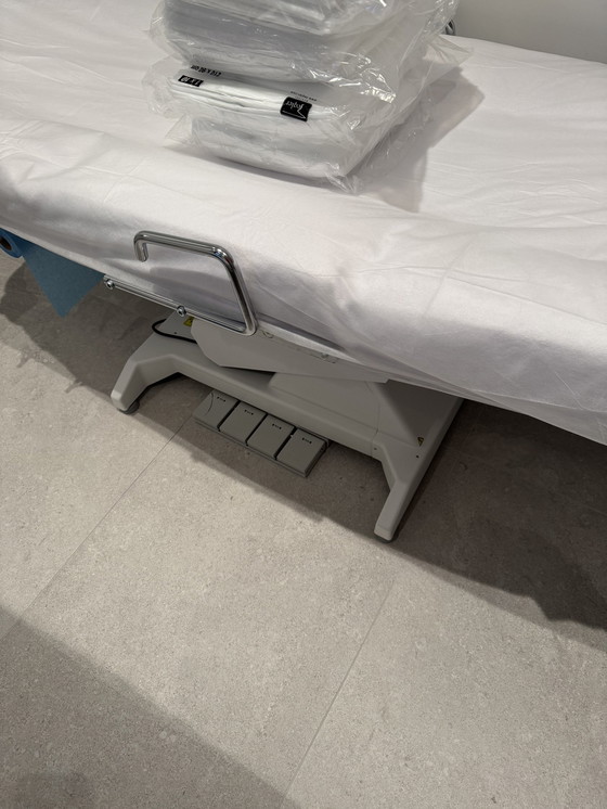 Image 1 of Elektrischer Behandlungsstuhl Lemi.