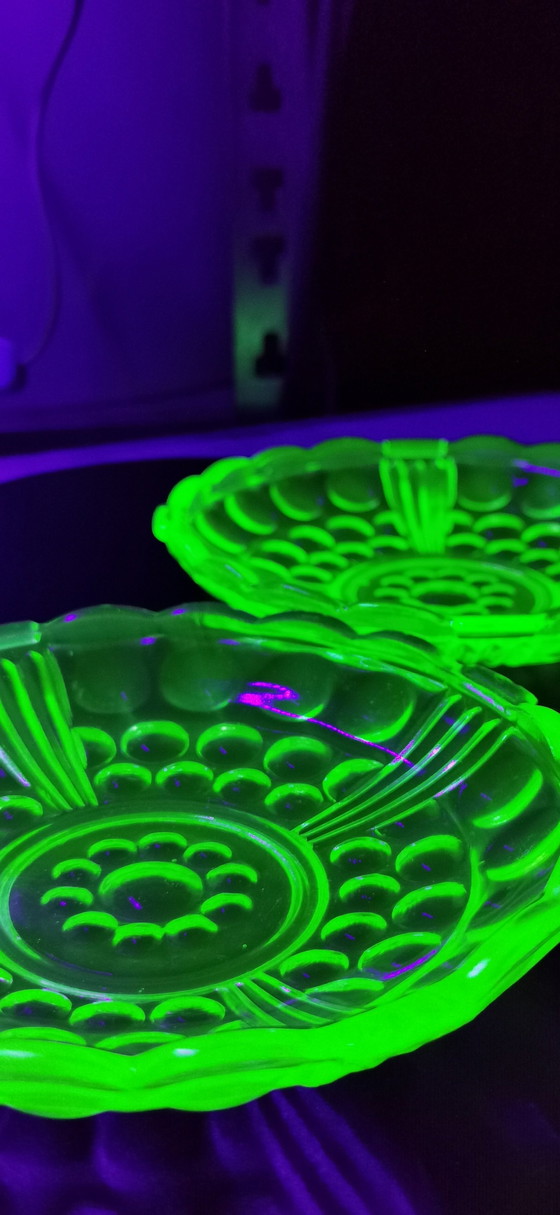 Image 1 of 2x Uranschalen - Durchmesser 15cm und 3cm hoch