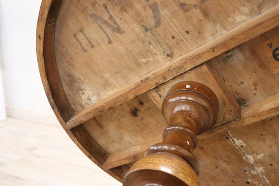 Image 1 of Antiker runder Beistelltisch aus Holz, 19. Jahrhundert