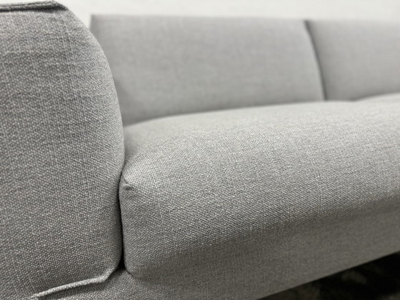 Image 1 of Design On Stock Aikon 3-Sitzer Sofa Grau Stoff