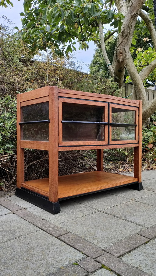 Einzigartiger Art Deco Schrank Amsterdam Schule Vitrine Schrank