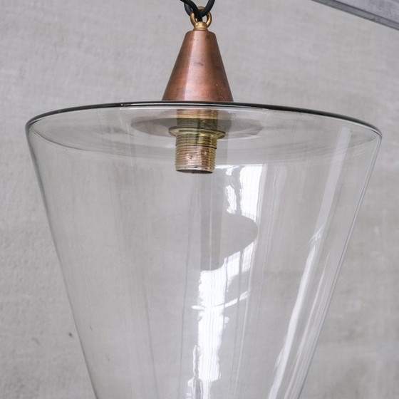 Image 1 of Kegelförmige Pendelleuchte aus Kupfer und Glas, Frankreich 1950