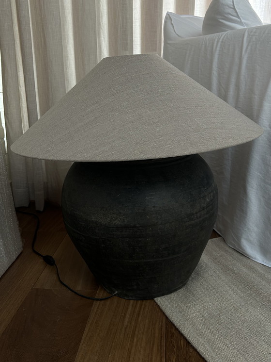 Image 1 of Wabi Sabi Primitive Lehmlampe mit Leinenschirm