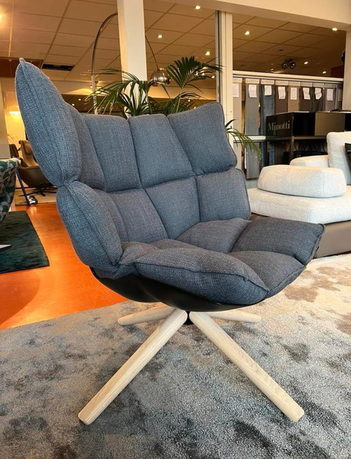 B&B Italia Husk H4G Lounge Chair Drehbar Modell anzeigen