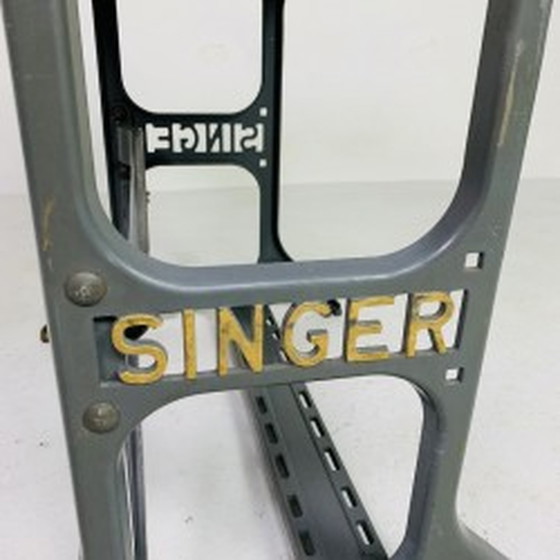 Image 1 of Bistrotisch Gartentisch mit Marmorplatte, Singer, Gusseisengestell - 1950er Jahre