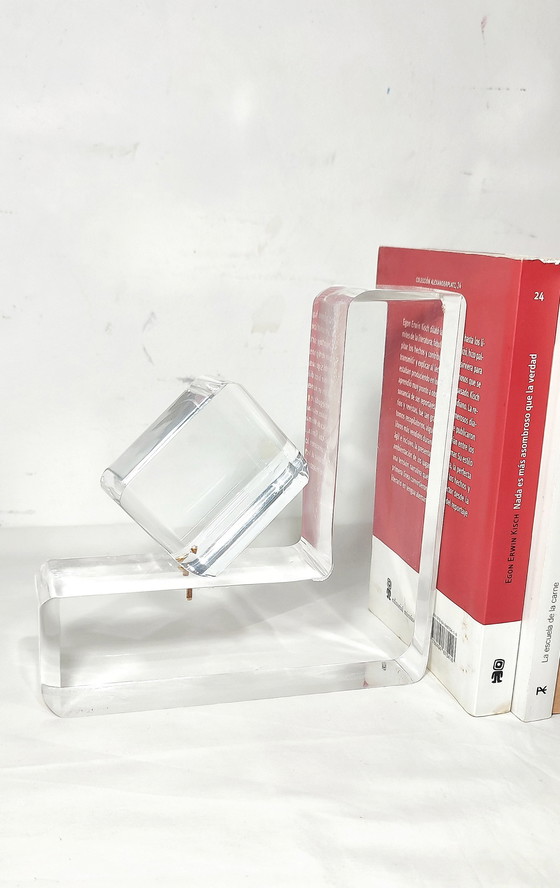 Image 1 of Paar Methacrylat-Buchstützen. Spanien, 1980S.