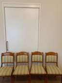 Klassisches Möbelset aus Nussbaumholz