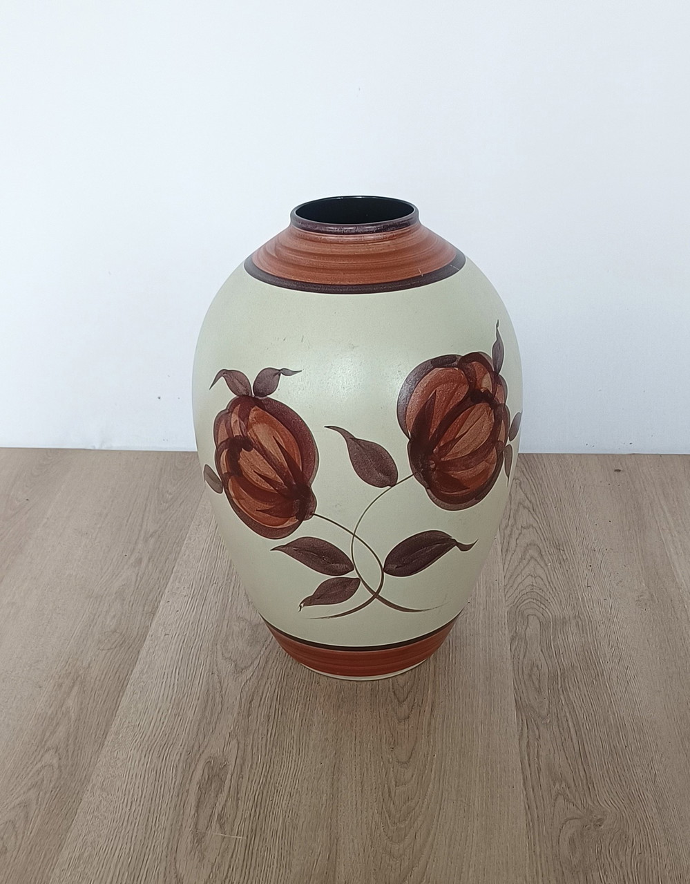Bodenvase Bay 46 45 mit Blumenmotiv