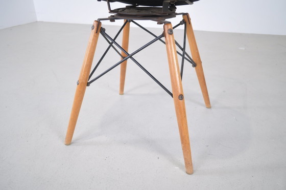 Image 1 of FRÜHER EAMES DKW-2 STUHL