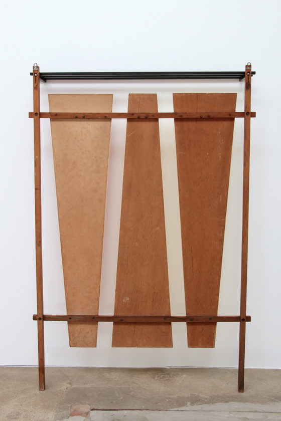 Image 1 of Italienische Wandgarderobe mit roten Katzen, Creme und Hutablage, 1960