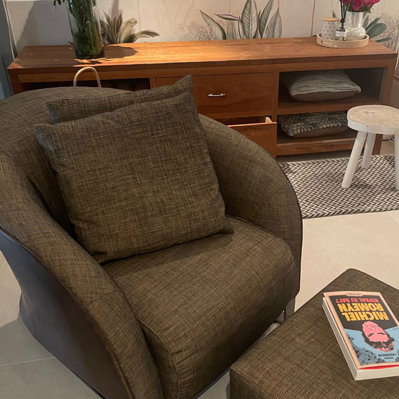 Image 1 of Klassischer Natuzzi-Sessel mit passendem Hocker + 2 Kissen