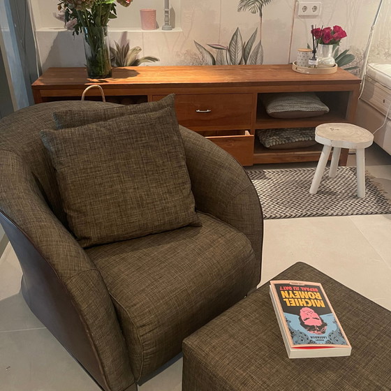 Image 1 of Klassischer Natuzzi-Sessel mit passendem Hocker + 2 Kissen