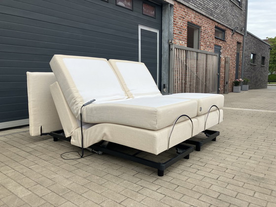 Image 1 of Beige Auping Boxspring 180x200 voll elektrisch inkl. Matte & Topper