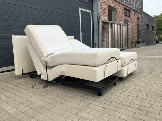 Image 1 of Beige Auping Boxspring 180x200 voll elektrisch inkl. Matte & Topper