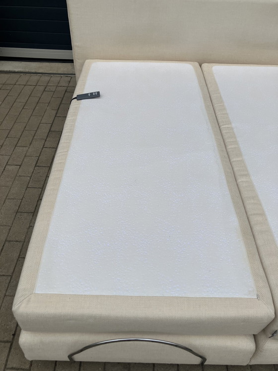 Image 1 of Beige Auping Boxspring 180x200 voll elektrisch inkl. Matte & Topper