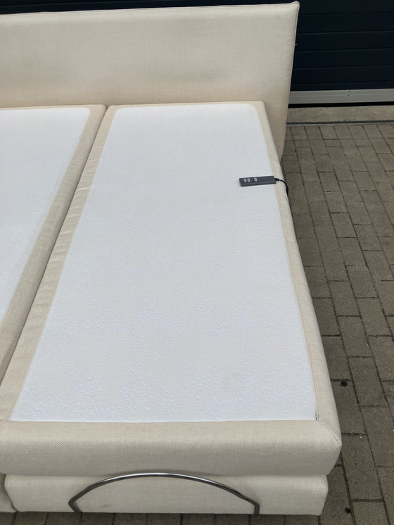 Image 1 of Beige Auping Boxspring 180x200 voll elektrisch inkl. Matte & Topper