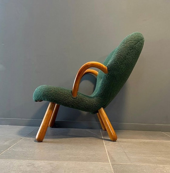 Image 1 of Clam Chair