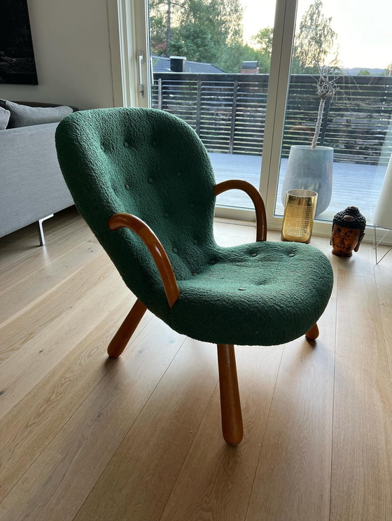 Image 1 of Clam Chair