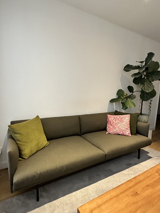 Image 1 of Muuto Outline 3-Sitzer Sofa Armee Grün