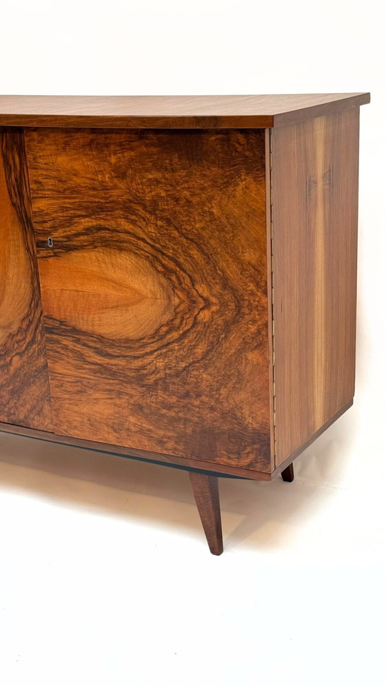 Image 1 of Restaurierter Mid-Century-Schrank