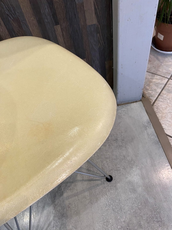 Image 1 of Stuhl DSR Weiß Gebrochen Parchment Eames Herman Miller Vintage