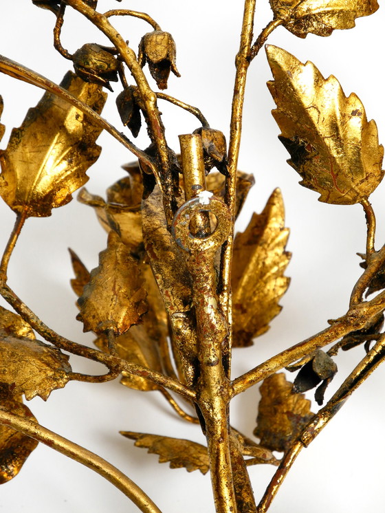 Image 1 of Paar große florentinische Kerzenhalter aus vergoldetem Metall aus den 1950er Jahren und Wanddekoration