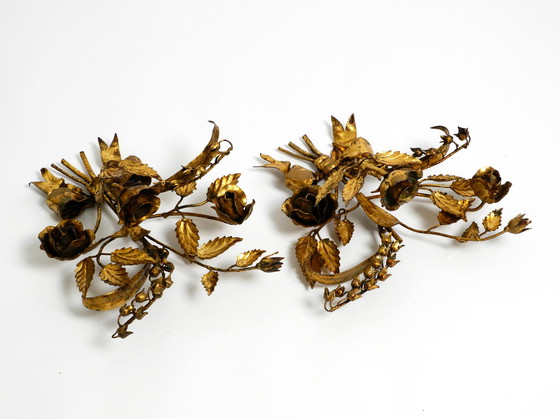 Image 1 of Paar große florentinische Kerzenhalter aus vergoldetem Metall aus den 1950er Jahren und Wanddekoration