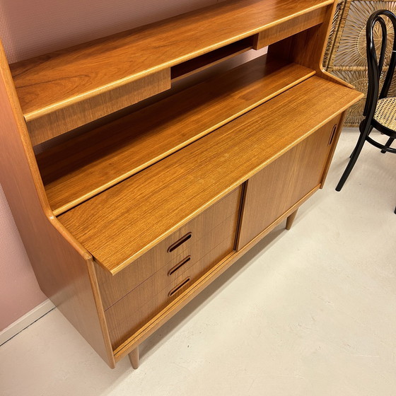 Image 1 of Mid Century Schwedisches Teakholz Highboard