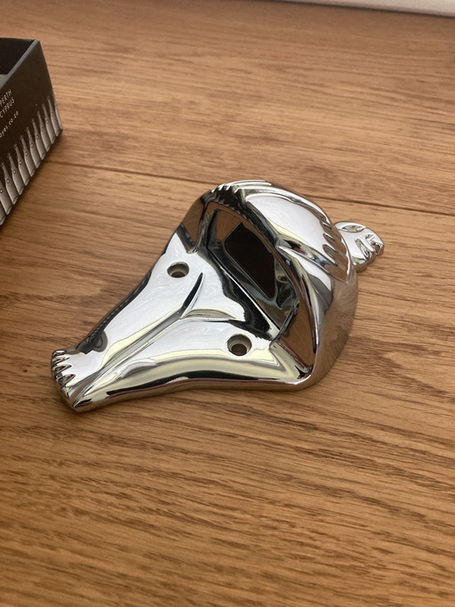 Flaschenöffner zur Wandmontage von Carrol Boyes