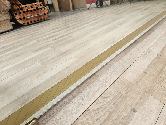 Image 1 of Mid Century Spiegel mit goldenen und messingfarbenen Verzierungen