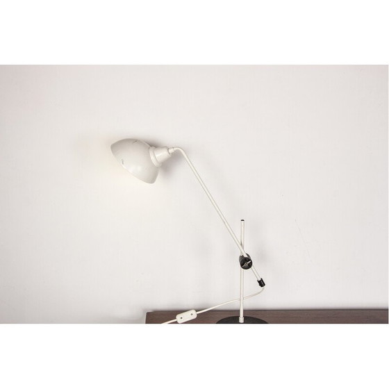 Image 1 of Kippbare Schreibtischlampe aus weißem Metall und Stahl, Frankreich 1960